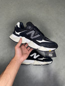 New Balance “9060” - Tamanho 40.