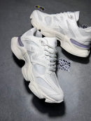 New Balance “9060” Triple White - Tamanho 40.