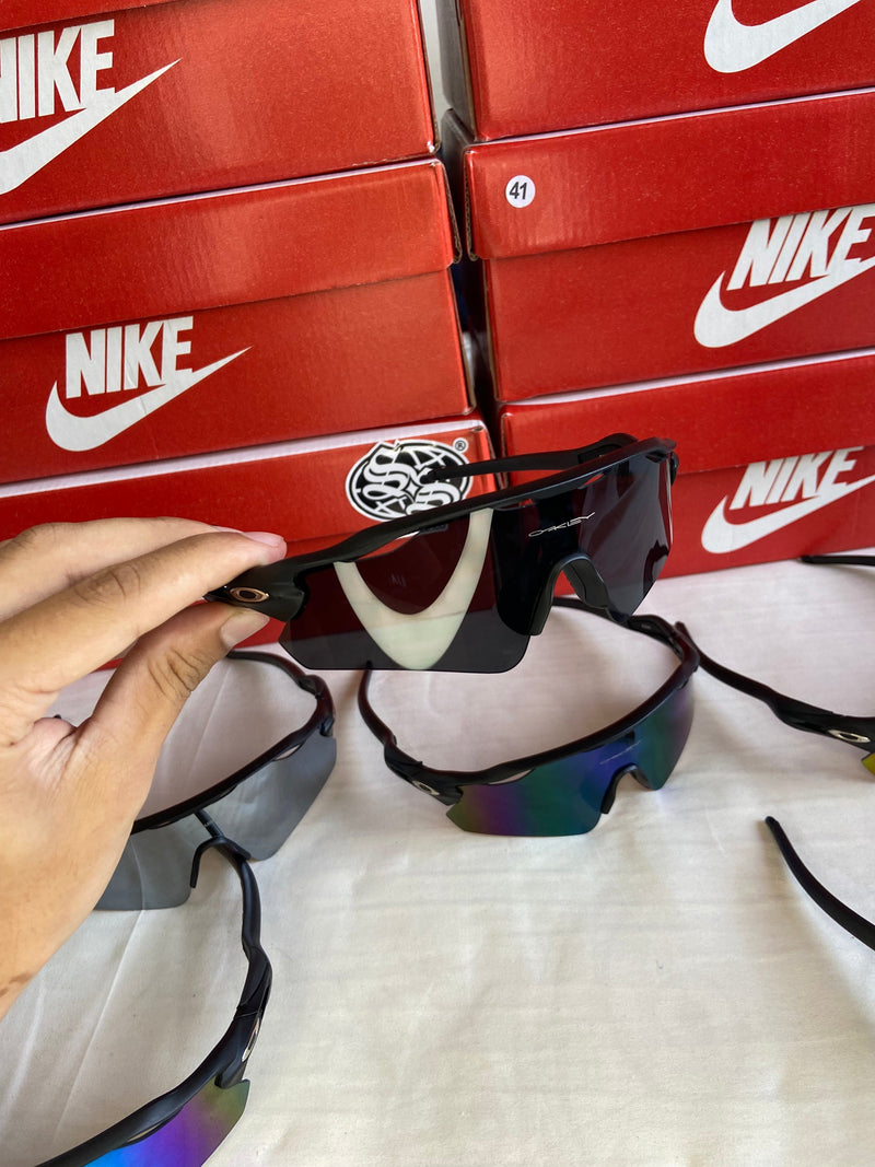 KIT RELÂMPAGO ⚡️ 1 ÓCULOS RADAR EV + 1 CAMISETA PREMIUM (GG) + 1 CAMISETA OVERSIDE (GG).