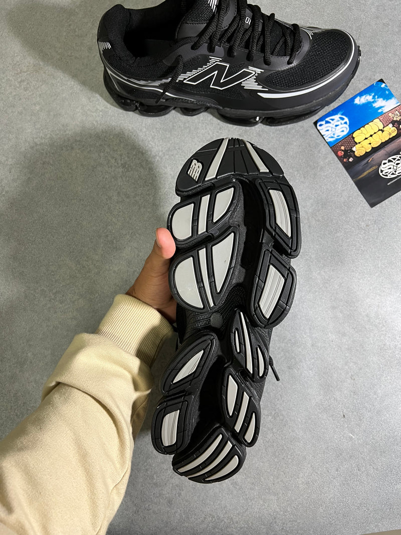 New Balance ABZORB 2000 “BLACK” - Tamanho 43.