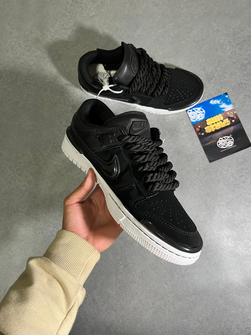 Dunk Low Pro “TWIST” Black - Tamanho 38. (ACOMPANHA +1 CADARÇO)