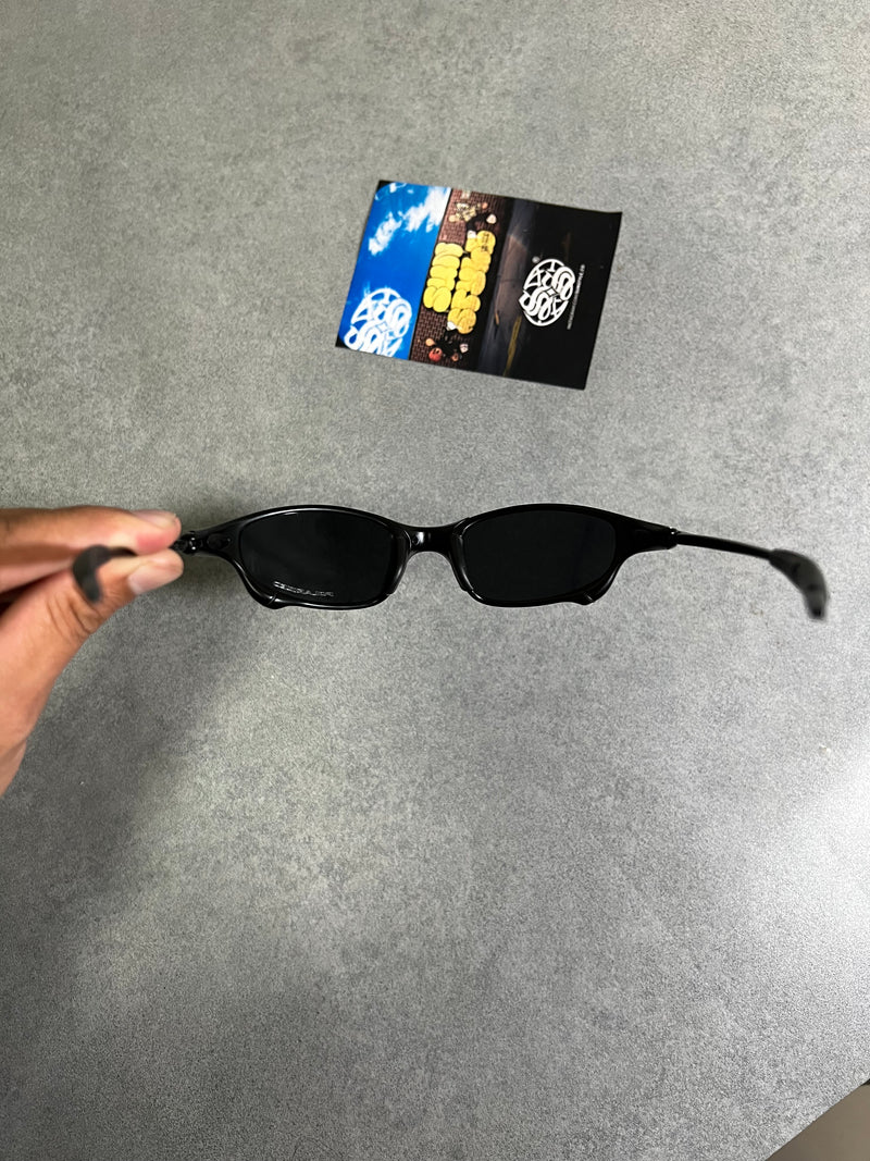 Óculos Oakley Juliet “LENTE PRETA” (ACOMPANHA CAIXA OAKLEY)