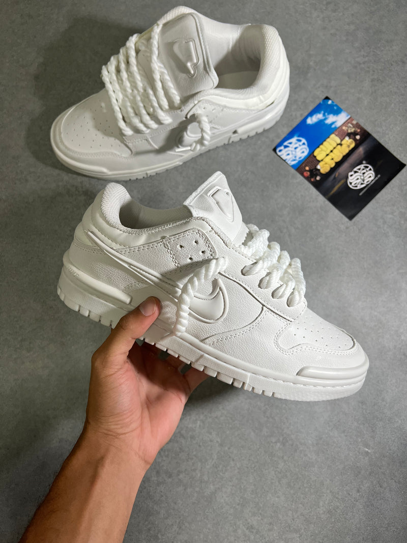 Nike Twist Triple White - Tamanho 40/ 41. (ACOMPANHA +1 CADARÇO TRANÇADO)