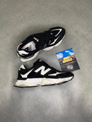 New Balance “9060” - Tamanho 40.