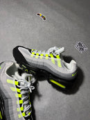 Air Max 95 Neon - Tamanho 42.