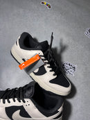 Nike Dunk Low - Tamanho 41.