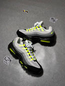 Air Max 95 Neon - Tamanho 42.