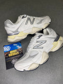 New Balance “9060” - Tamanho 37.