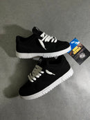 Dunk Low Pro B&W - Tamanho 40. (ACOMPANHA +1 CADARÇO TRANÇADO)