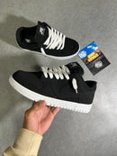 Dunk Low Pro B&W - Tamanho 40. (ACOMPANHA +1 CADARÇO TRANÇADO)