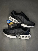 Nike Air Max Dn “Black & WHITE” - Tamanho 42.