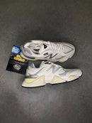 New Balance “9060” - Tamanho 37.